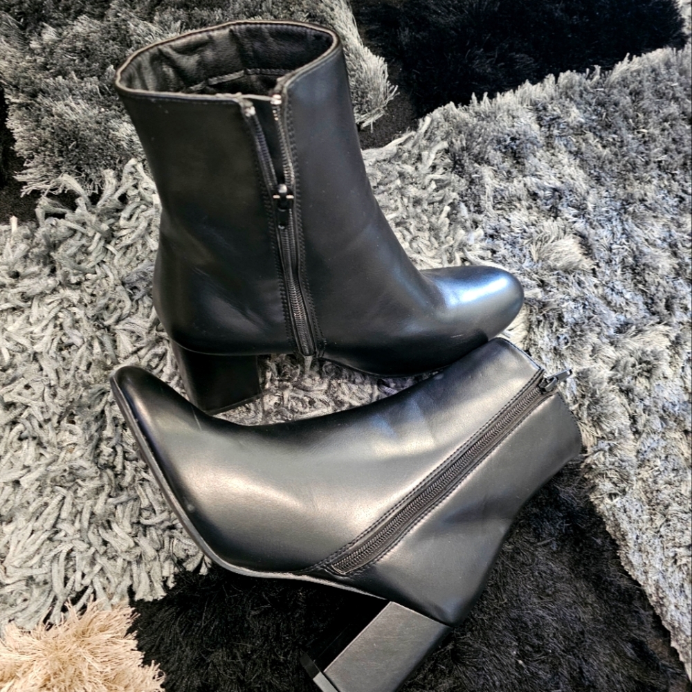 Ankle boots - Picture 2 of 4